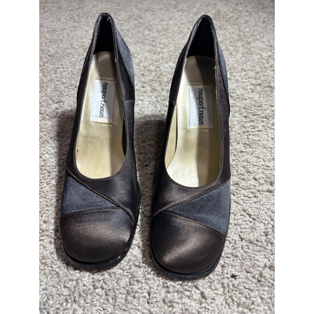 Newport News Brown Satin Round Toe Block Heel Pumps Womens Size 6M Leather Sole